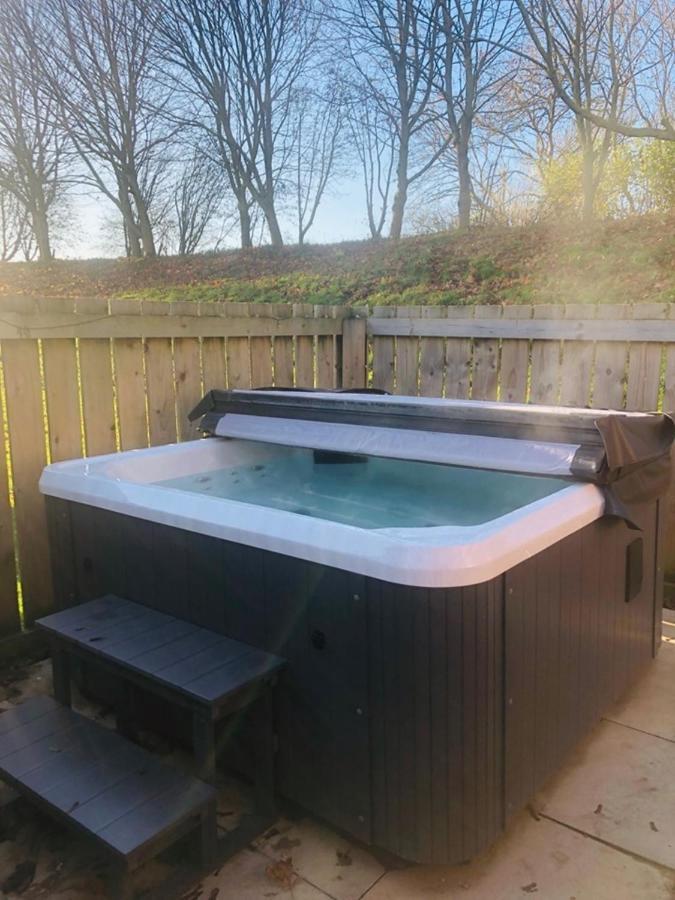 Stunning 3-Bed Hot Tub Lodge Northumberland Felton  Екстер'єр фото